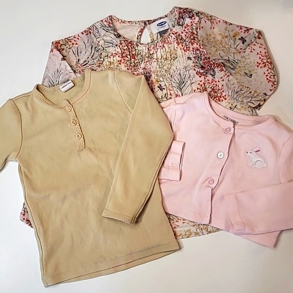 5/$30 H&M Henley Organic Cotton + OLD NAVY Floral Garden Top Tunic + Bunny Cardi - Picture 1 of 5